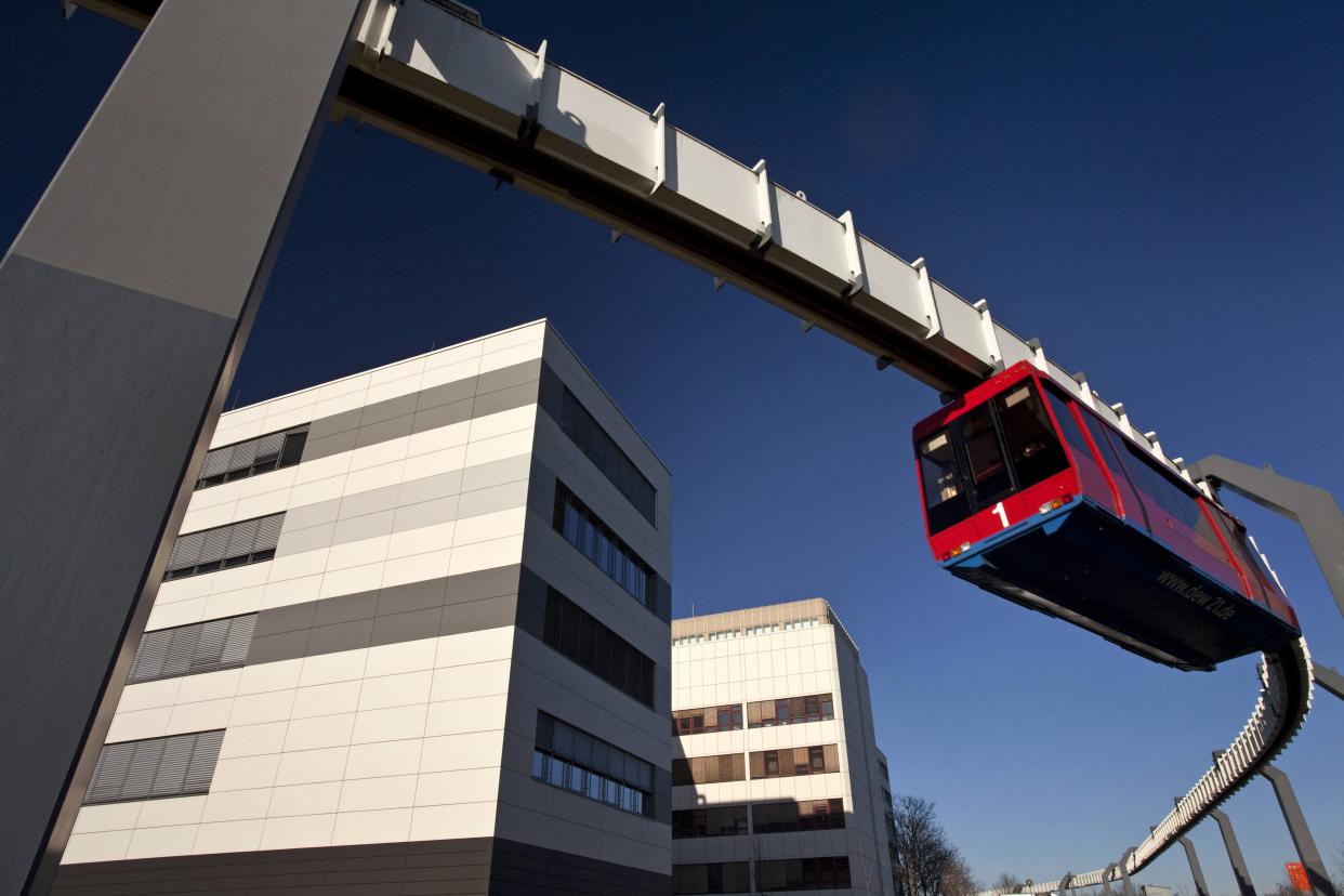 Bild: Wagon der Schwebebahn auf dem Unicampus