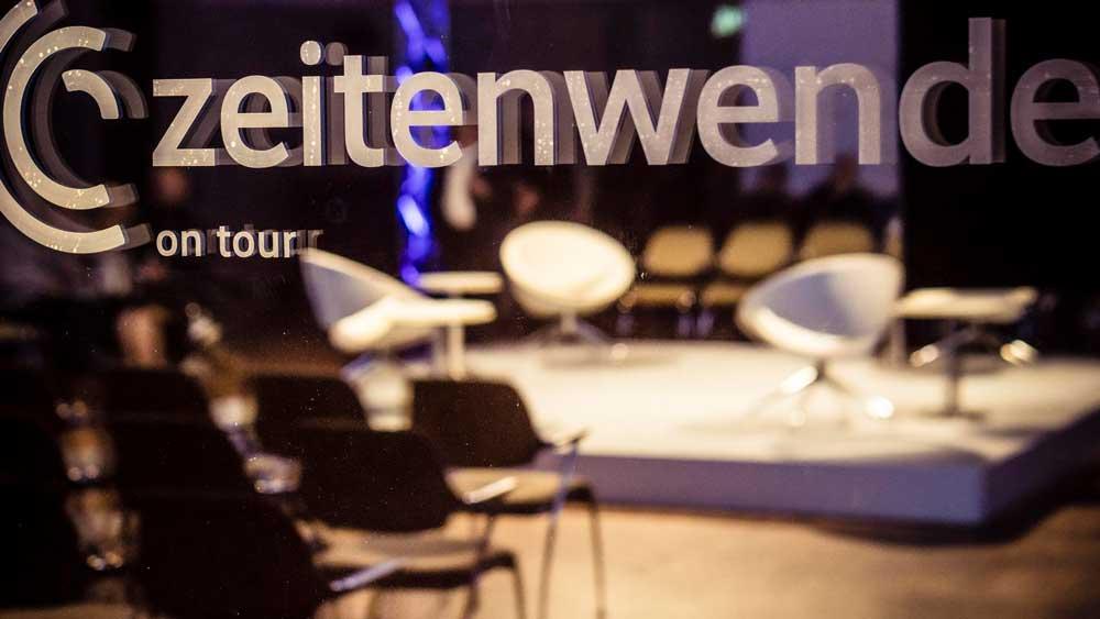 Bild: Logo der Zeitenwende on Tour bei einer Veranstaltung