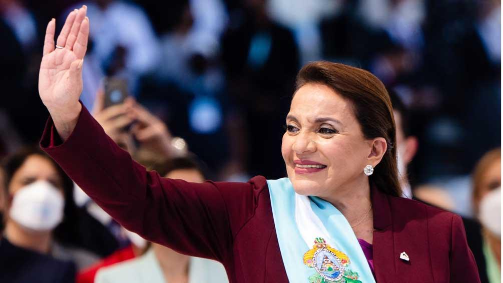 Bild: Porträt von Xiomara Castro bei Ihrer Amtseinführung
