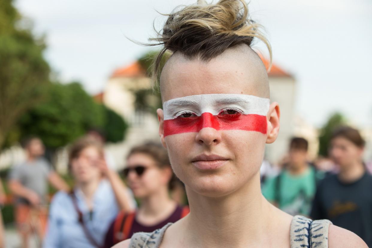 Bild: Eine junge Demonstrantin in Polen