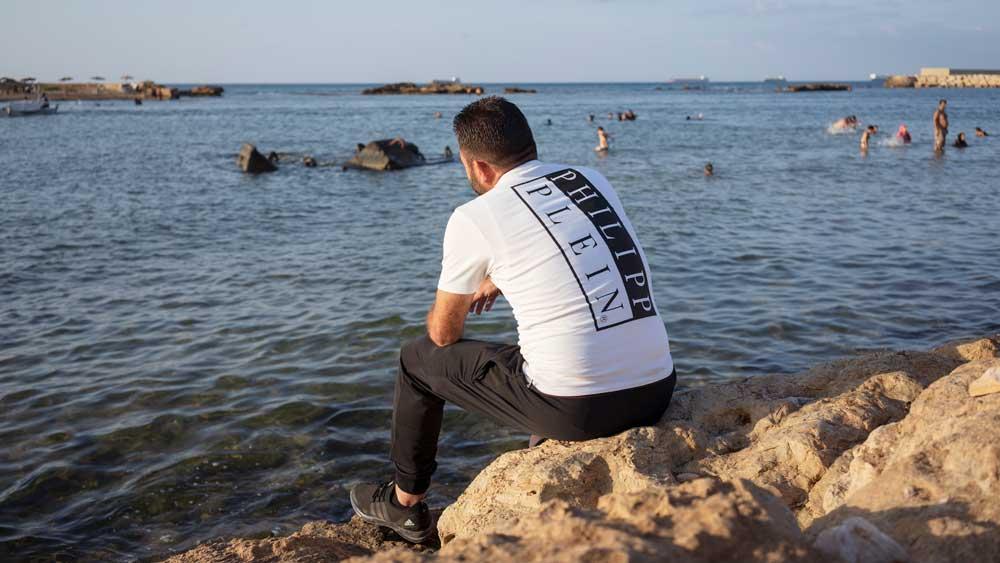 Bild: Der Syrische Flüchtling Mohammed blickt aufs Meer