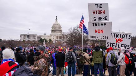 Bild: Trump-Unterstützer feiern den 5. Jahrestag des Sturms aufs Kapitol in Washington