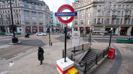 Bild: Menschenleere Londner Oxford Street während der COVID-Pandemie