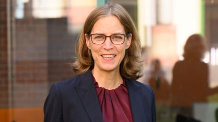 Bild: Porträt von Nicola Fuchs-Schündeln, Präsidentin des Wissenschaftszentrums Berlin für Sozialforschung