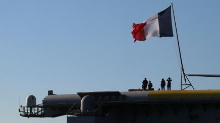 Bild: Französischer Flugzeugträger „Charles de Gaulle“ Flagge im Indo-Pazifik